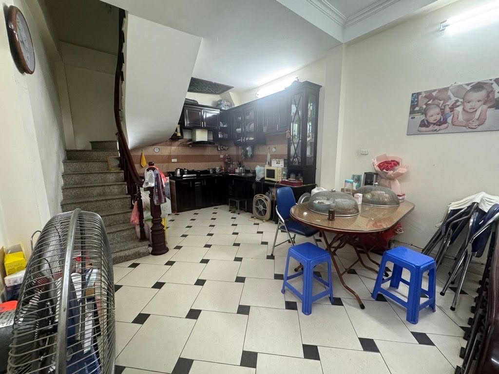 B.Á.N NHÀ PHỐ XÃ ĐÀN 32m2 x 6T_CÁCH PHỐ & Ô TÔ 15m_NGÕ TO_KINH DOANH_hơn 8 tỷ